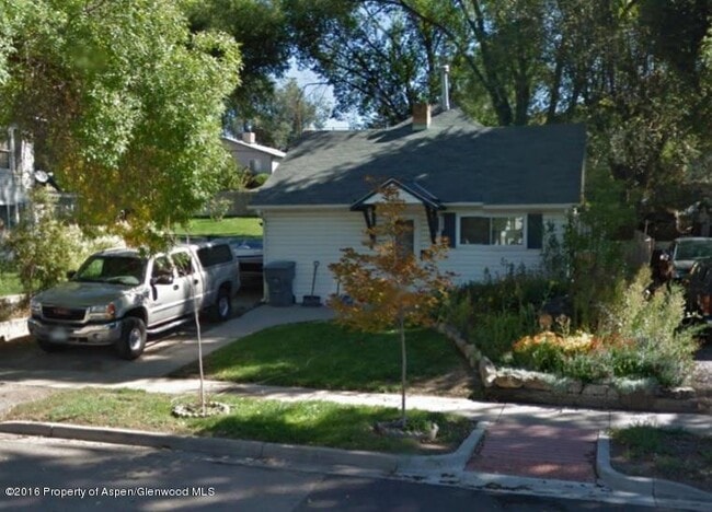 Building Photo - 802 East Ave