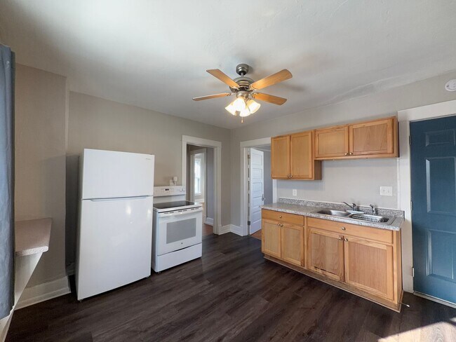 Photo - 1865 Fischer St Unidad Nicely Updated Duplex!