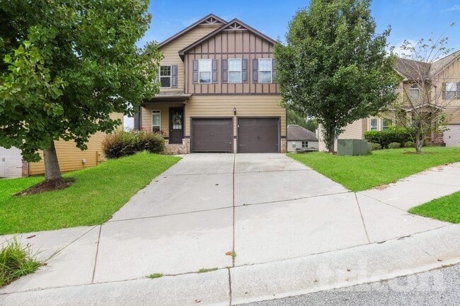 Building Photo - 744 Effendi Pl