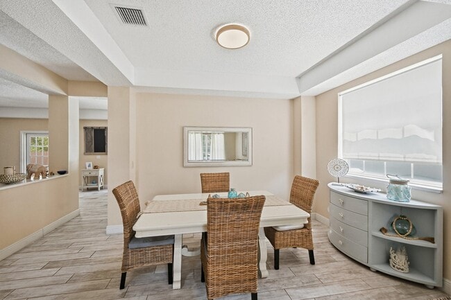 Photo - 15073 Oak Chase Ct