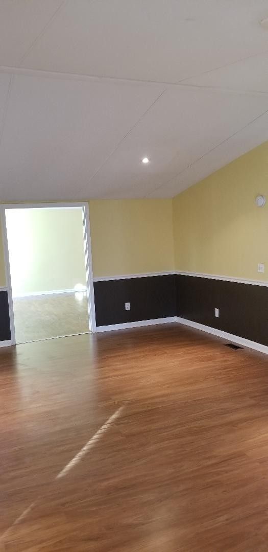 Photo - BIG AND ROOMIE! BIG AND ROOMIE!