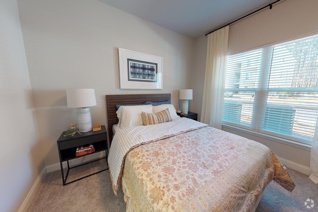 1BR, 1BA - 778 SF
