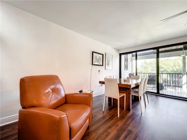 Photo - 1100 SE 5th Ct Unidad 55