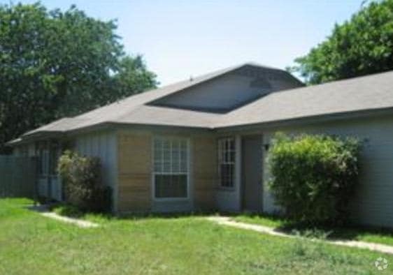 Building Photo - 8703 Piney Point Dr Rental