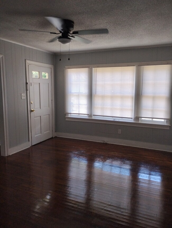 Photo - 1706 Louise St