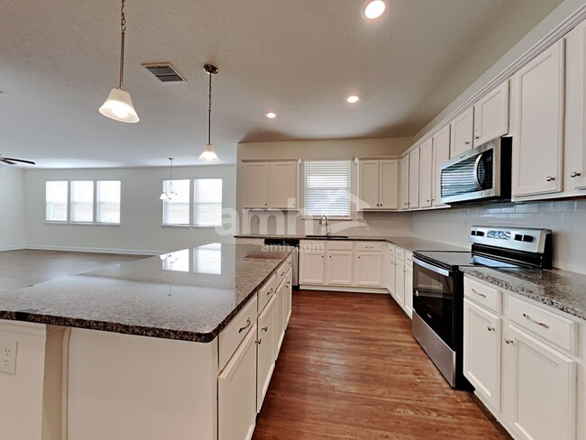 Photo - 105 Moultrie Crossing Ln