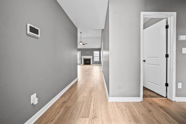 Photo - Pet Friendly Three Bedroom!