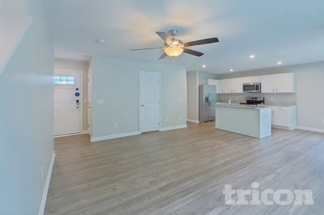 Photo - 886 Purcell Dr