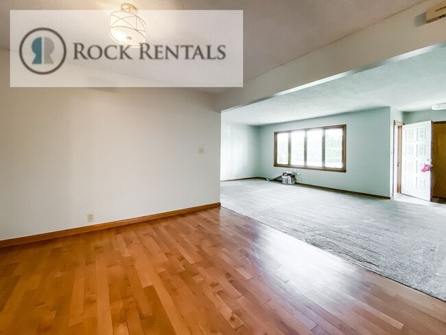Photo - 3 Bed 1.5 Bath House in Convenient Location