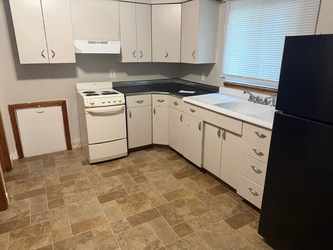 Photo - 2551 Tilbrook Rd Unit B