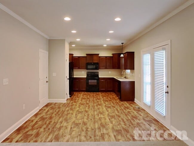 Photo - 523 Twyla Dr