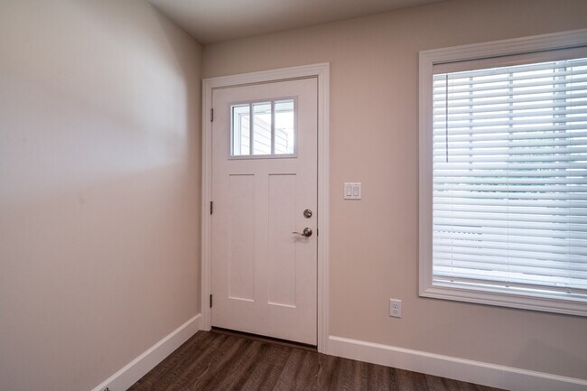 Photo - 512 Dearbaugh Ave