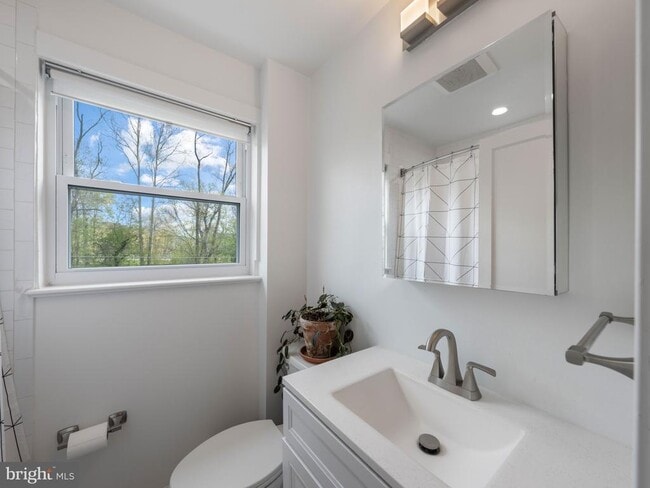 Photo - 2042 Arlington Terrace