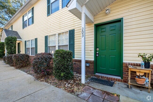 Building Photo - 2520 Graves Rd Unit 203 Rental