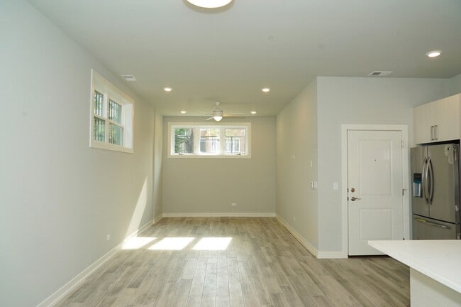 Photo - 6138 S University Ave Unit GDN