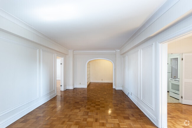 3BR, 2BA - 1200 SF - Tramore Apartments