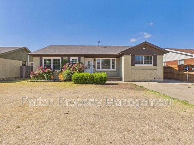 Building Photo - 5125 SW 16th Ave