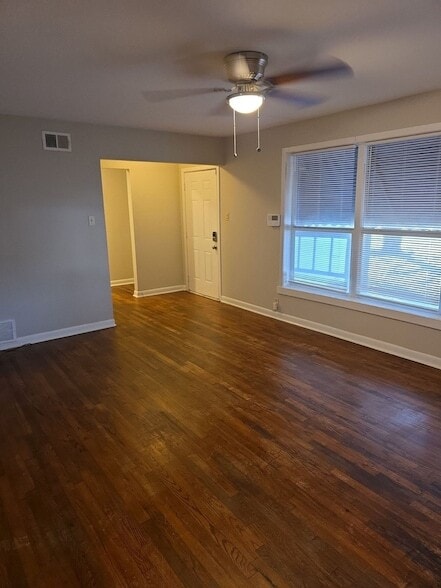 Photo - 1811 W College St