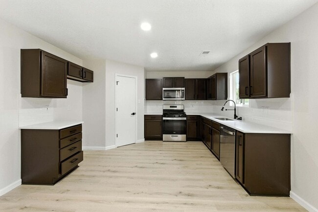 Photo - 528 Talladega St SE