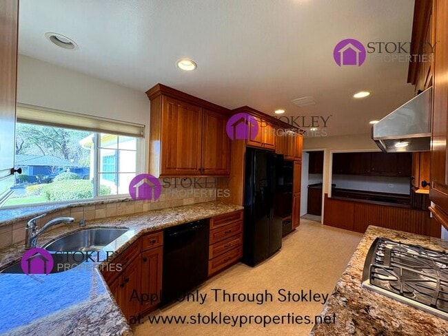 Photo - 1130 Laurel Dr