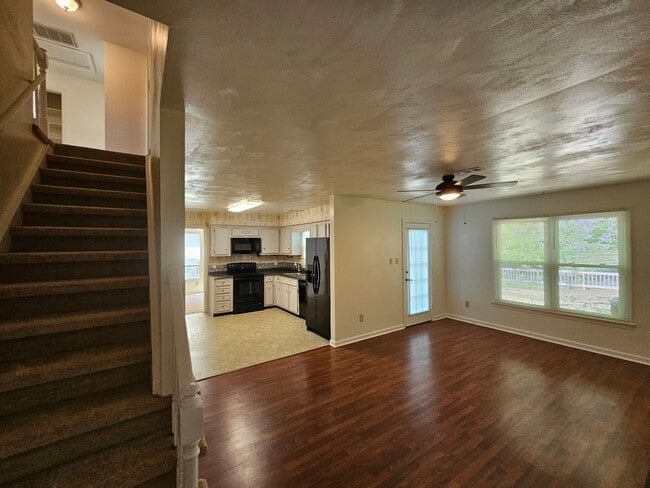 Photo - Lynbrook Landing