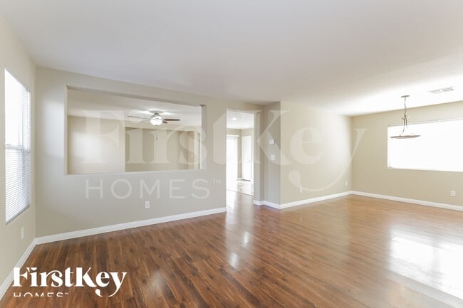 Photo - 11035 Calder Ave