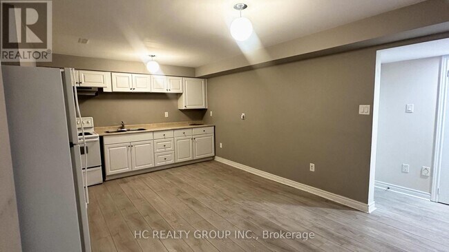 Photo - 821 Walsh Ct