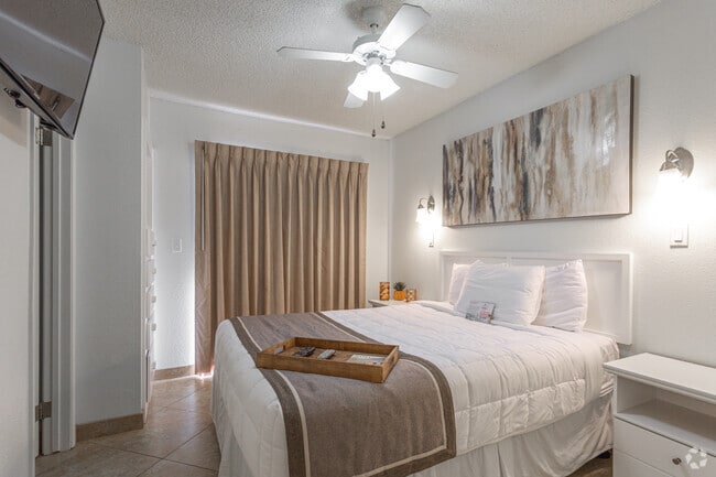 1BR, 1BA - Furnished 2 - 650 SF