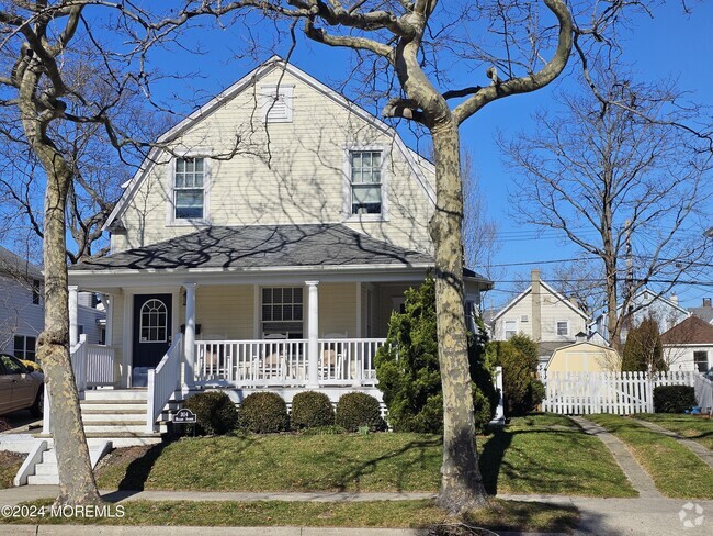 Building Photo - 304 McCabe Ave Rental