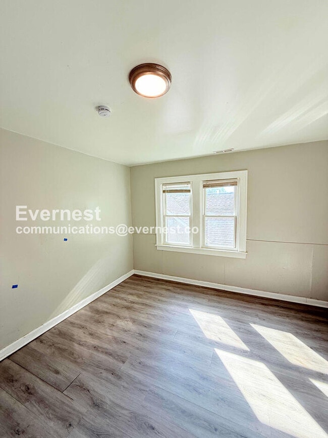 Photo - 5513 Somerset Ave