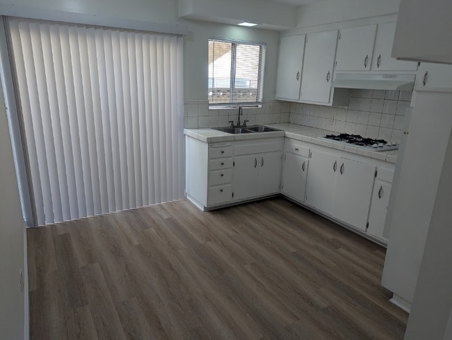 Photo - 216 Melrose Dr