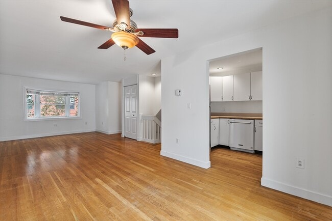 Photo - 135 Bolton St