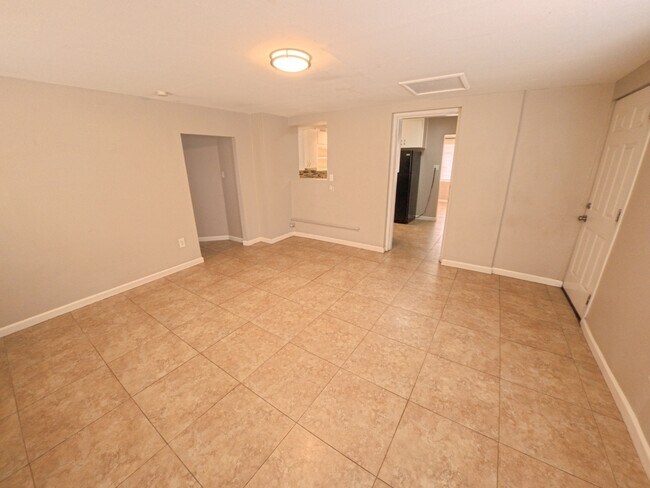 Photo - 449 E University Dr