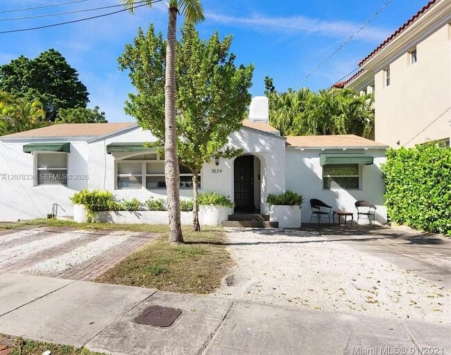 Building Photo - 3124 SW 1st Ave Unit 3126B