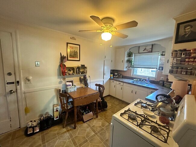 Photo - 32 Bishop Rd Unit 4