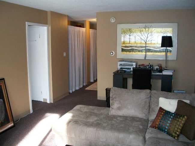 Photo - Fountain Hill Flats