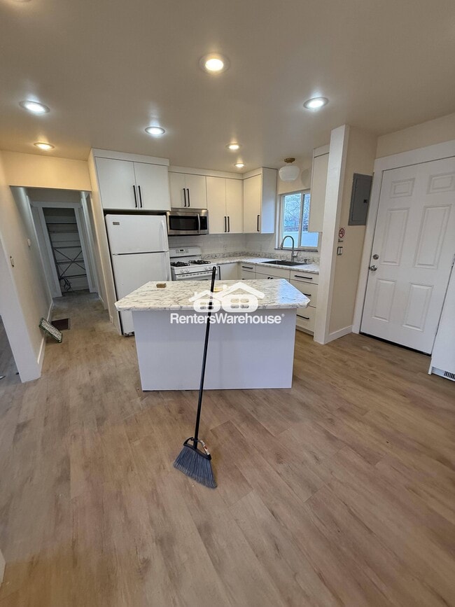 Photo - 318 E Oakland Ave