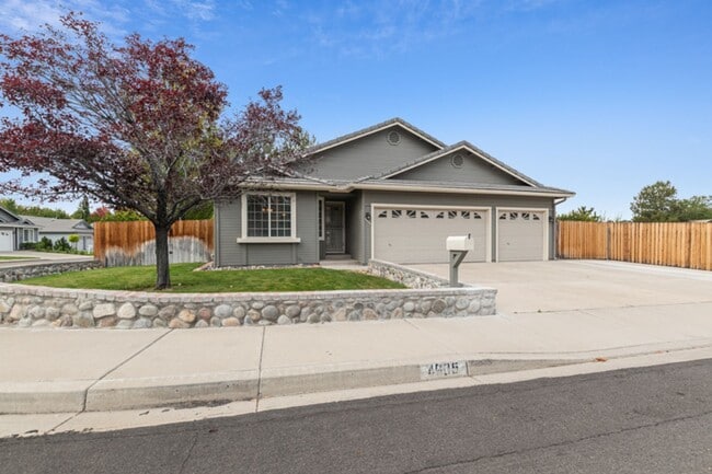 Building Photo - Sparks Home in the Vistas with RV Parking!!