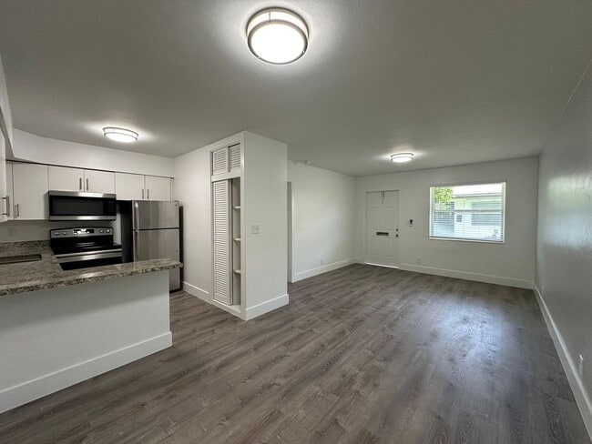 Photo - 2221 Monroe St Apts I LLC