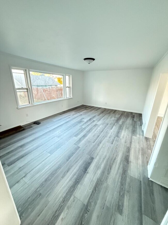 Photo - 1604 Mary St