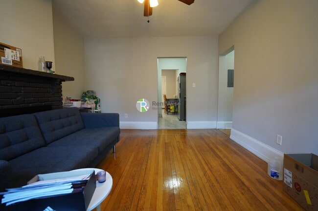 Building Photo - 146 Chiswick Rd Unit 3