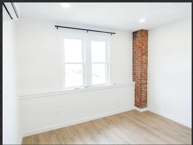 Photo - 1915 W Livingston St Unit #2