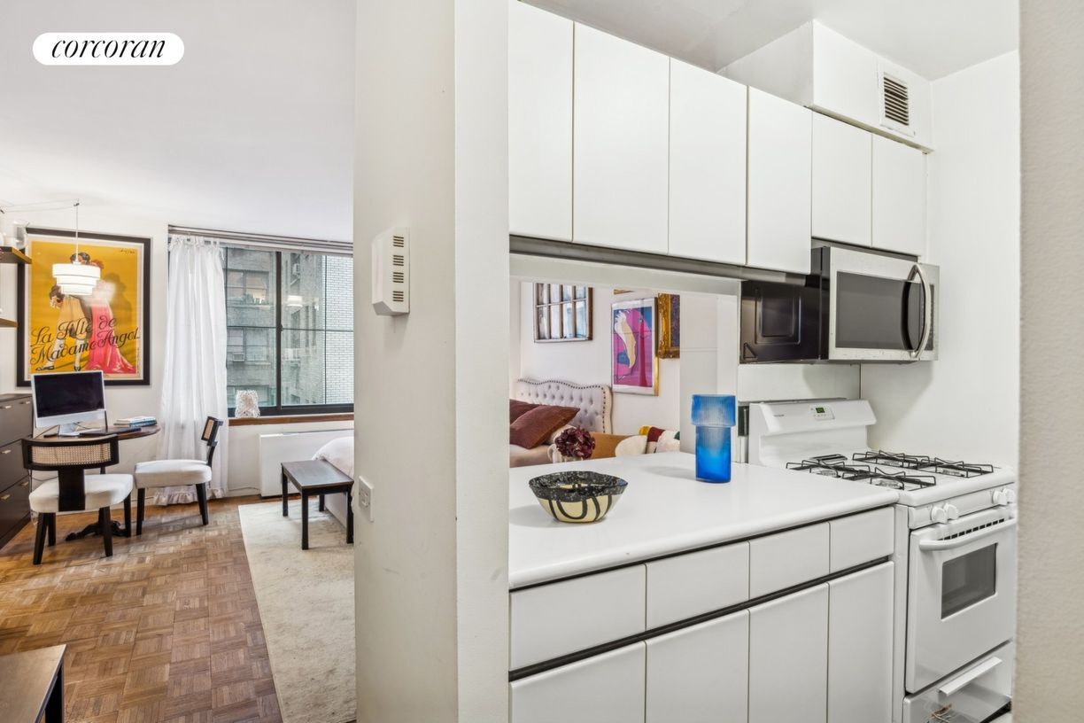 Photo - 250 W 89th St