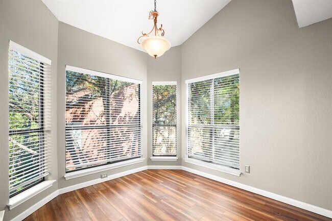 Photo - 4711 Spicewood Springs Rd Unit 260