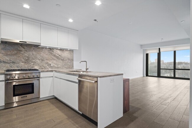 Photo - 320 Adolphus Ave