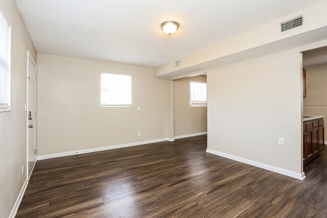 Photo - 6916 Jack Horner Ln