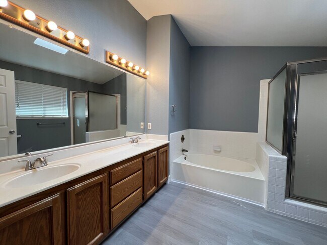 Photo - Stunning Open Home In Willow Creek Estates