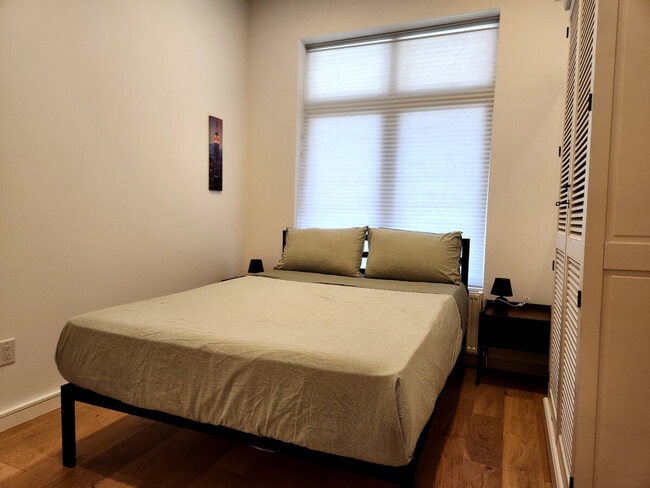 Photo - 233 St Clarens Ave Unité SI ID1531116P