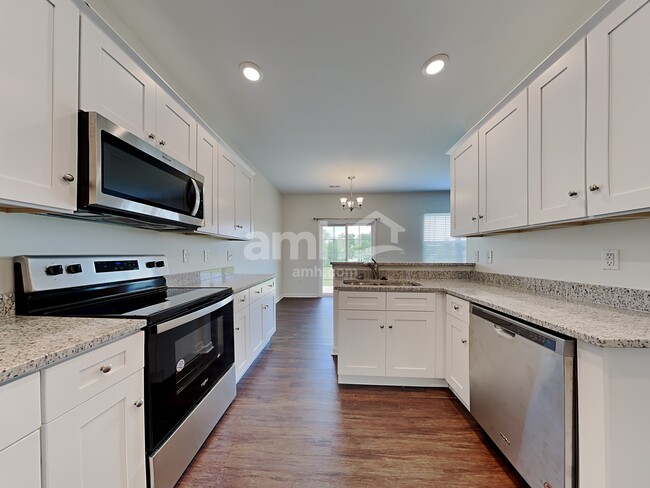 Photo - 409 Mont Vale Rd