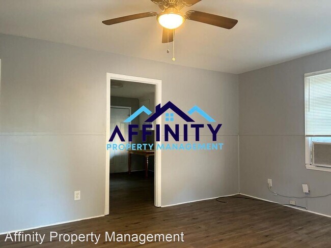 Photo - 2 br, 1 bath House - 823 North Commander S...